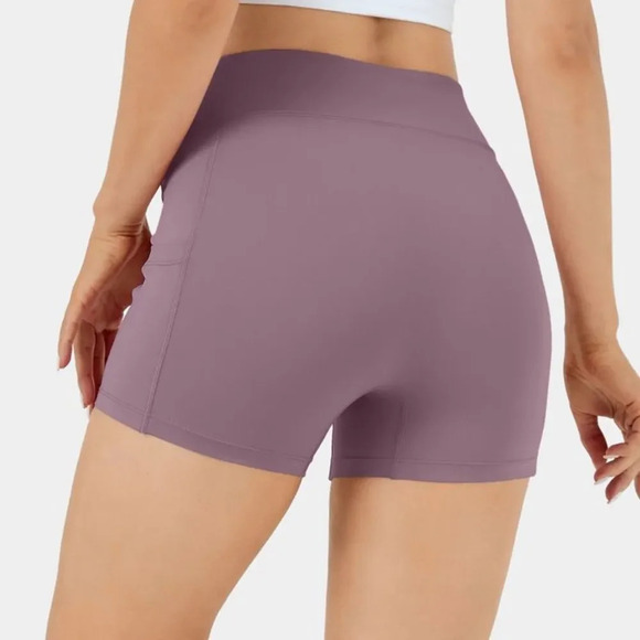 Halara NWOT High Waisted Side Pocket Plain Cool Touch Yoga Shorts 3.5" - Picture 5 of 5